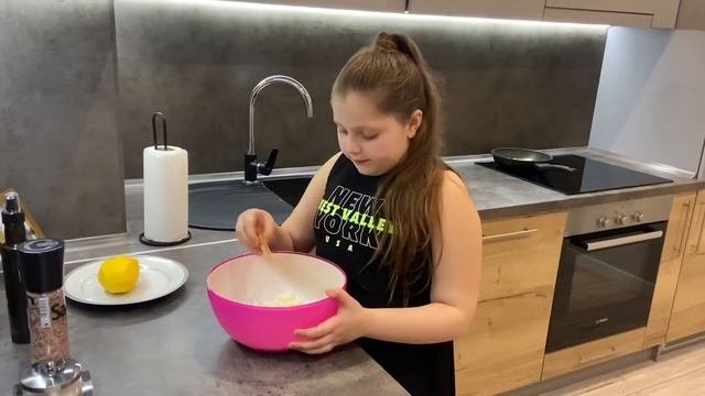 Рецепт сырников с карамелизированым манго