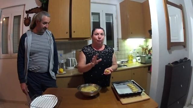 Меломакарона -  традиционное греческое печенье к Рождеству / Греческая кухня