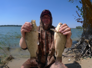 РЫБАЛКА на ДИКИХ КАРАСЕЙ МОНСТРОВ Летом в ЖАРУ + 45С