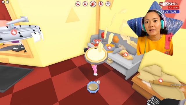 Ellie's Roblox House Tour & Pizza Delivery | Adopting a Roblox Meep смотреть онлайн