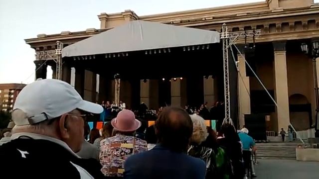 На ступенях нгатоиб смотреть онлайн