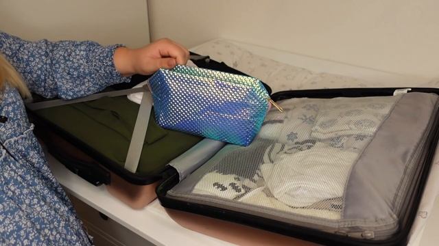 МОЯ СУМКА В РОДДОМ // ЧТО НУЖНО, А ЧТО НЕ НУЖНО БРАТЬ С СОБОЙ в роддом в Германии смотреть онлайн