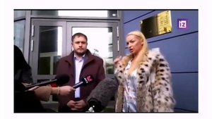 Пьяная в хлам Волочкова собрала журналистов у Тверского суда.