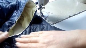 Из куртки в жилет. Обработка проймы. Установка бегунка в спиральной молнии