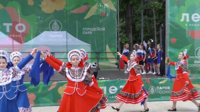 Матушка Земля песня клип  Патриотический танец  студии эстрадного танца "Улыбка"