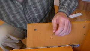 Как собрать компьютерный стол