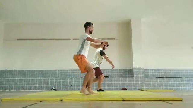 КАК СДЕЛАТЬ ПРЫЖОК В ПОДЪЁМЫ (HOW TO DO GEORGIAN JUMPS) (COMO HACER UN SALTO GEORGIANO) смотреть онлайн