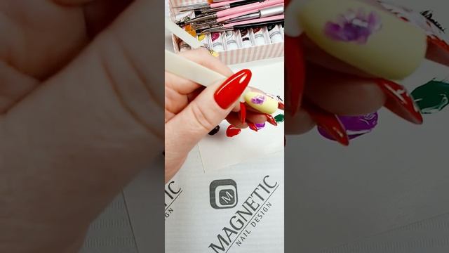 Цветы на ногтях. Мазковая роспись. смотреть онлайн