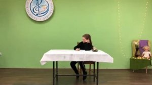 Робенчук Анна. Этюд с воображаемым предметом "Подарок"