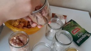 Тушенка из куриного мяса.