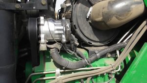 трактор John Deere 8430 ремонт, диагностика и заправка кондиционера.