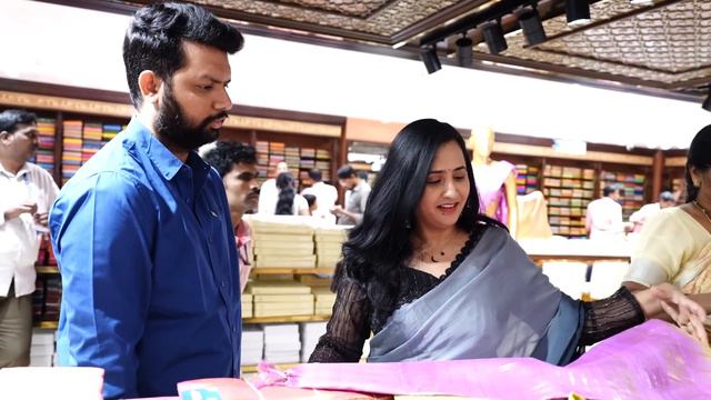 పెళ్ళి రోజున మావారు ఇప్పించిన నల్లపూసలు || Anniversary Jewellery Shopping || @LasyaTalks смотреть онлайн