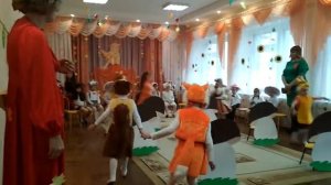 Танец белочек.  Праздник осени в детском саду 2017. Средняя группа.
