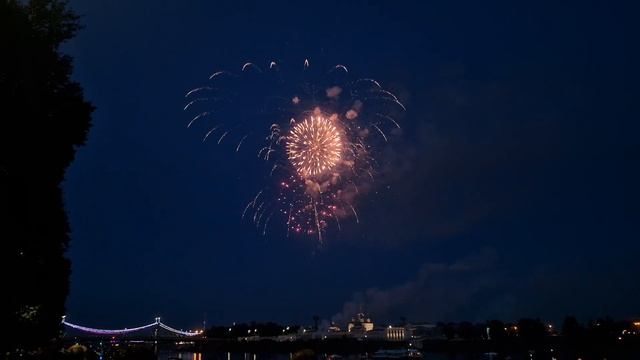 Тверь. День города - Салют 888 лет! смотреть онлайн