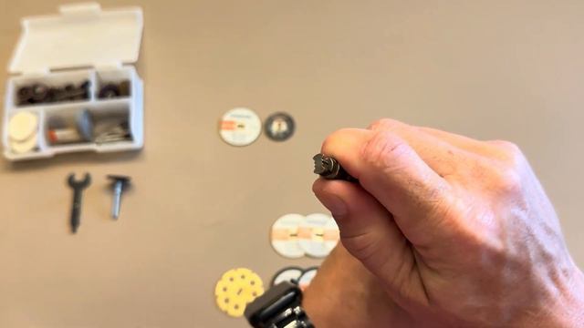 Dremel EZ406-02, EZ - Lock Starter Kit, 1 1/2-Inch (38.1 mm) Wheel Diameter смотреть онлайн