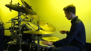 На занятиях. Игра на ударной установке под минус. Босса-нова.