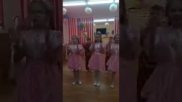 Концер к 8 марта в корпусе 4 ГБОУ Школа №1208-1 смотреть онлайн