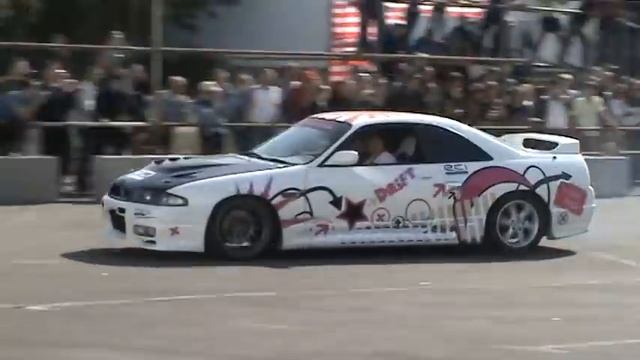 Дрифт .Необычный Леворульный SKYLINE R33 смотреть онлайн
