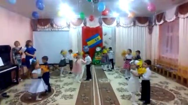 вальс с осенними листьями смотреть онлайн