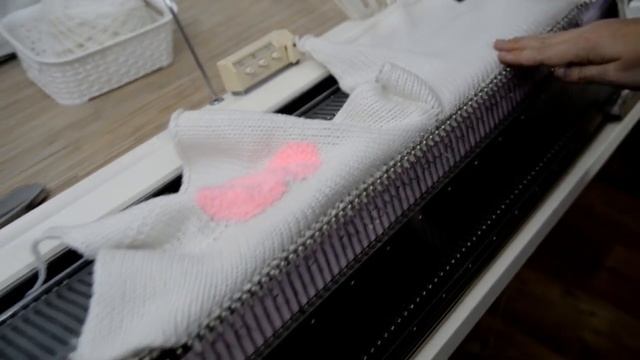 Кеттлёвка горловины в карман на вязальной машине knitting machine neck processing