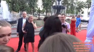 Наталия Орейро на красной дорожке ММКФ и выступление