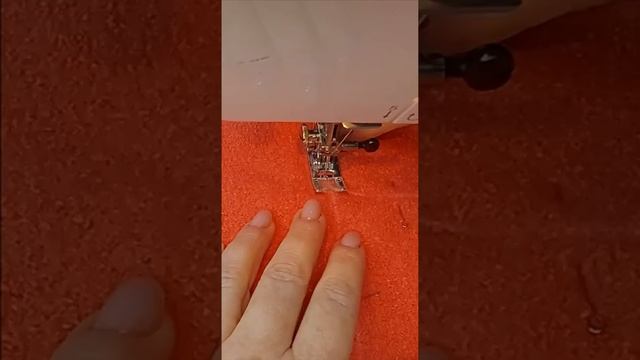 Чтобы складка не расходилась надо сделать маленькую хитрость (с изнанки) #shorts