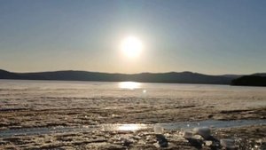Озеро Тургояк в апреле 2023 года
