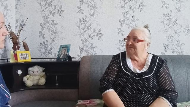 В  гостях у свекрови. Небольшое интервью у свекрови о 60х-70х годах. Жизнь в украинском селе.