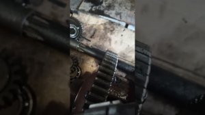 ХТЗ т-25 часть 3,КПП ,дефектовка и немного про комплекты шестерен.