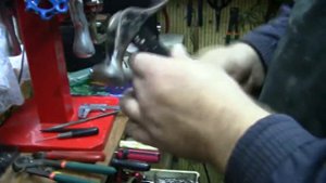 Инструмент и оборудование для обувной мастерской.