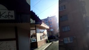 Машина упала в яму