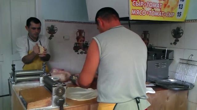 Лучшие чебуреки в Крыму! Самые вкусные и свежие. смотреть онлайн