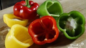 Перец, фаршированный курицей
