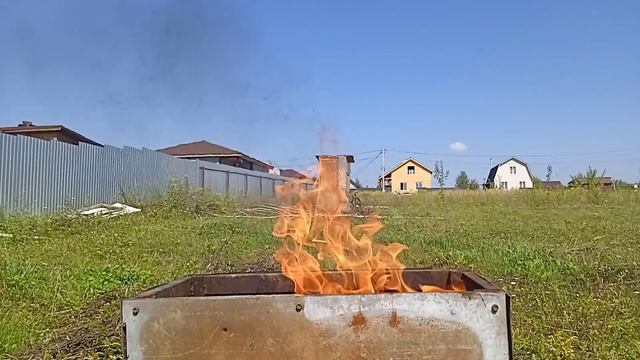 Отмечаем д.р. Жарим карасей на мангале. Отдыхаем в последние тёплые деньки. смотреть онлайн