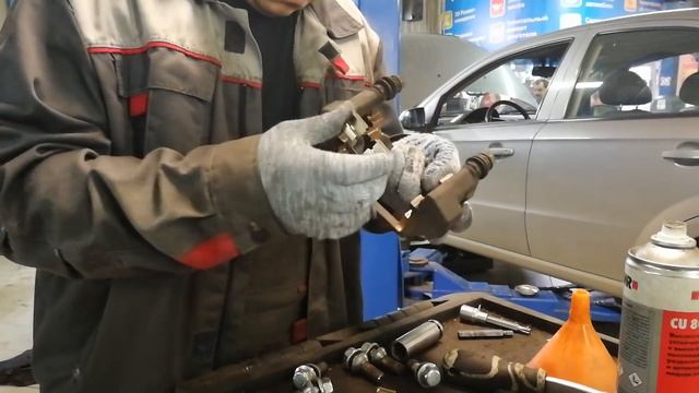 Вольво ХС70 замена тормозных колодок и дисков на задней оси