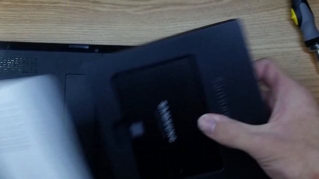 How to Replace the Hard Drive in a Toshiba Laptop (with SSD or HDD) смотреть онлайн