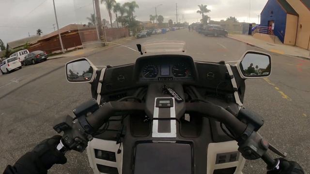 Buying a Beat Up 32yo Goldwing GL1500 - NO REFUNDS! смотреть онлайн