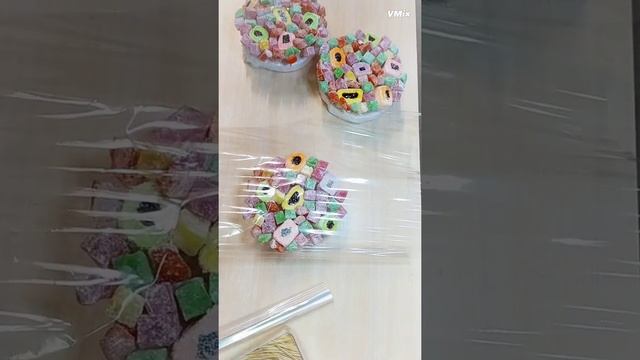 Сладкий букет учителю. Рахат лукум в букете. Как сделать съедобный букет своими руками.