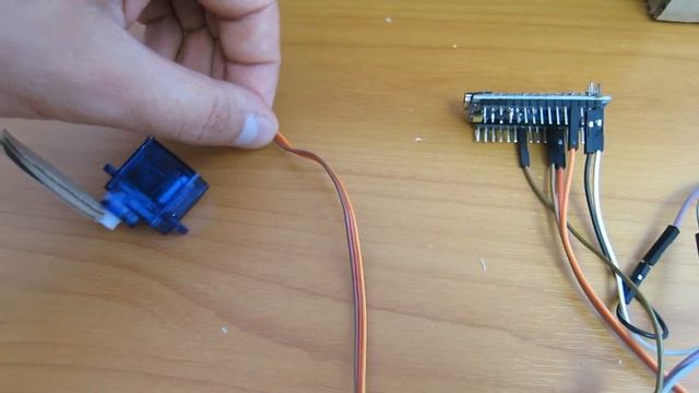 Как сделать автомат для SKITTLES ???