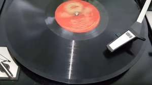 КОЛЫБЕЛЬНАЯ (Сталин смотрит из окошка, Вся страна ему видна)  Исп.С.Я. ЛЕМЕШЕВ  1938 г 78 об/мин