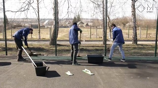 Укладка резиновой крошки. КОМПАНИЯ МАСТЕРСПОРТ. Укладка резинового бесшовного ПОКРЫТИЯ.