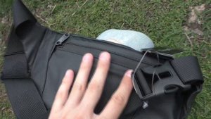 Сумка на пояс или через плечо. На лето самое то.