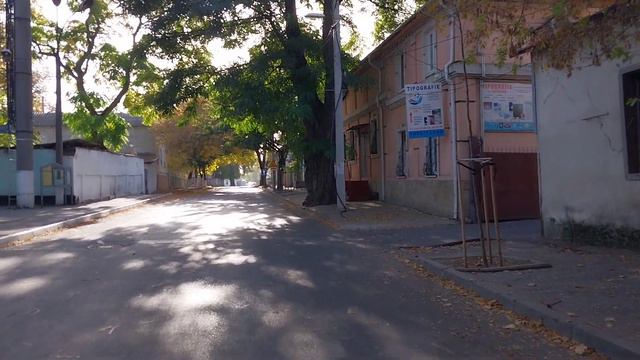 Кишинёв, улица О. Гога( бывшая ИРИНОПОЛЬСКАЯ), даже людей не видно.6.11.23 смотреть онлайн