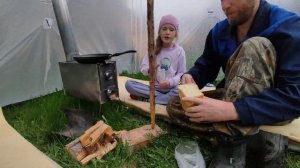 Тент с плёнки, на китайскую палатку автомат, оказался не плохой палаткой! Вес всего 700 грамм ?