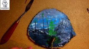 Рисунок на деревянном спиле акрилом Лес и Горы | На срезе дерева акрилом рисунок Лес и Горы