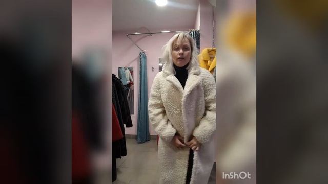 Как выглядят три шубы из разного экомеха, одинакового фасона смотреть онлайн