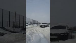 Ауди  quatro в деле, сугробы выше крыши