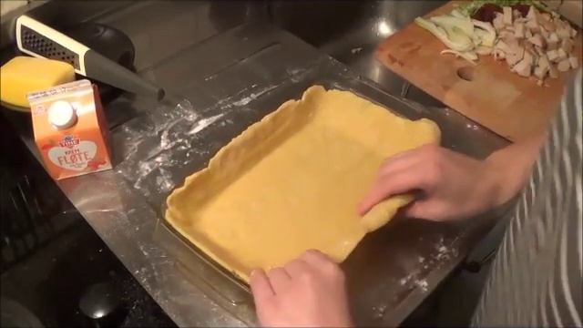 Киш лорен с куриным филе, вялеными томатами, пореем и фенхелем. смотреть онлайн