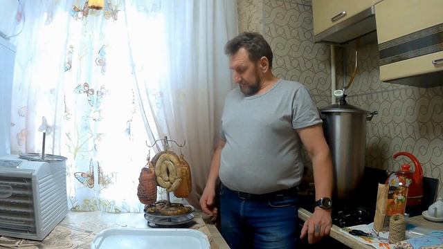 Коптим рульку, пашину и колбасы дома к 23 февраля.