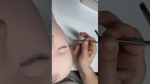 Положение рук. Наращивание ресниц